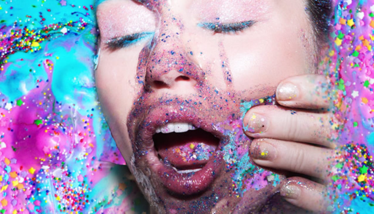 1200px x 688px - Miley Cyrus & Her Dead Petz - Plugged In